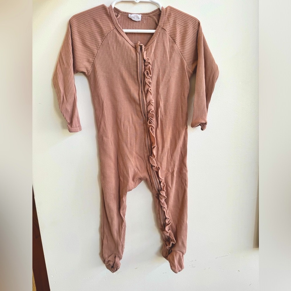 Jamie Kay ribbed ruffle footie sleeper